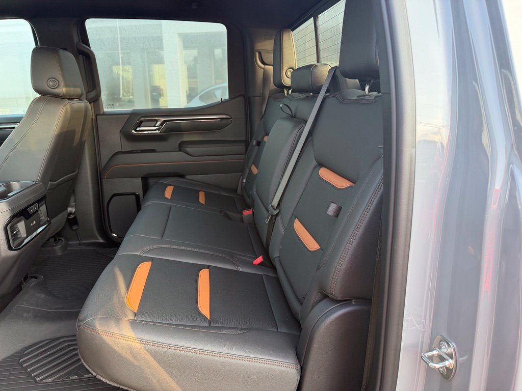 Used 2024 GMC Sierra 1500 AT4 w/ Technology Package AWD/4WD image 10