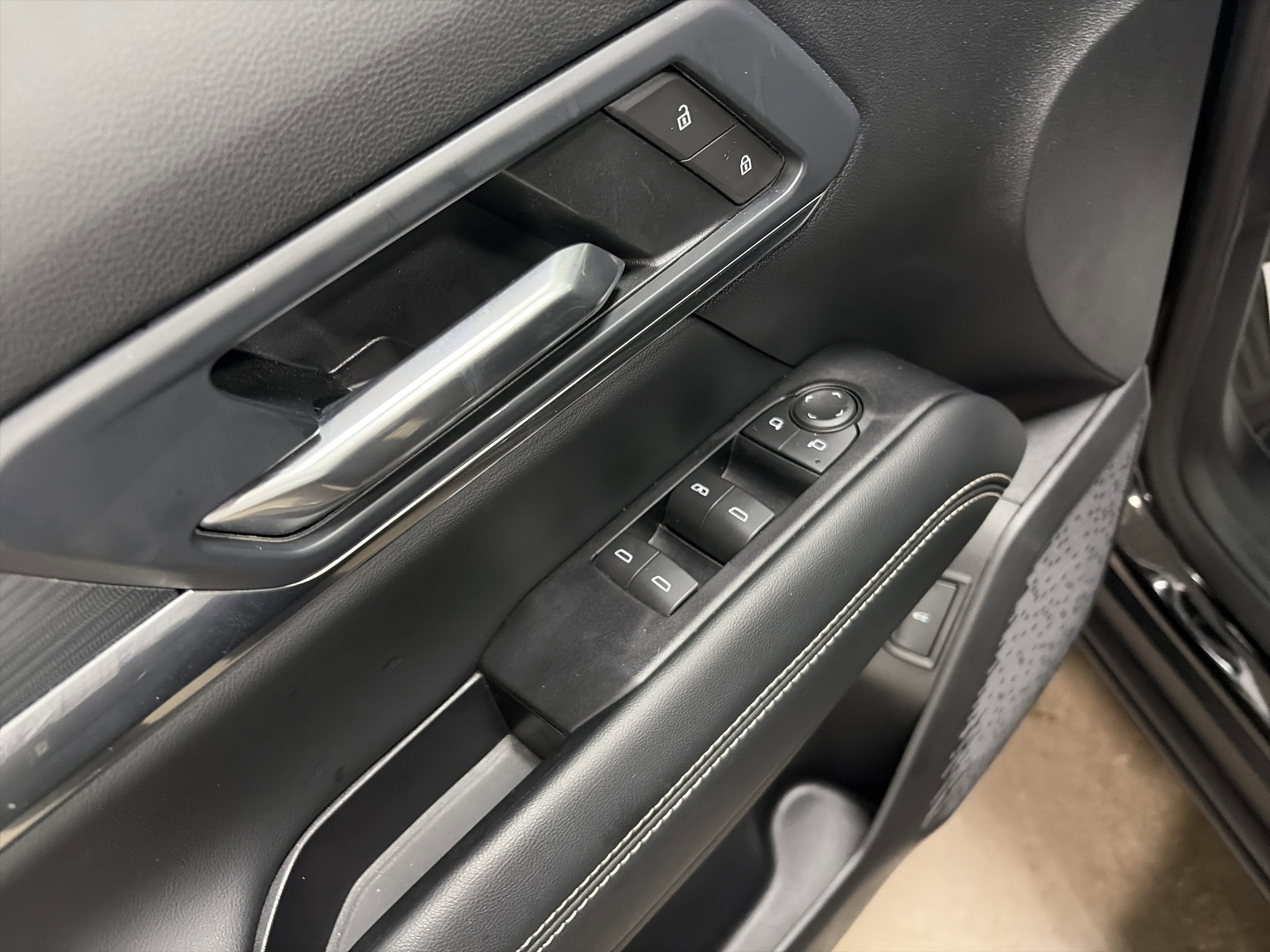 Used 2026 GMC Terrain Elevation w/ Elevation Premium Package image 25