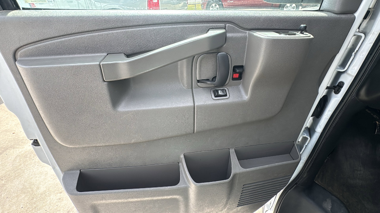 Used 2018 Chevrolet Express 3500 LT w/ LT Preferred Equipment Group image 11