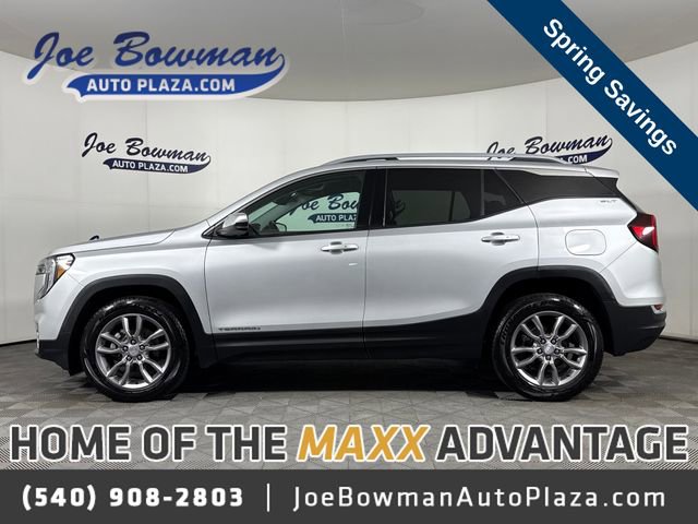 Used 2022 GMC Terrain SLT image 1