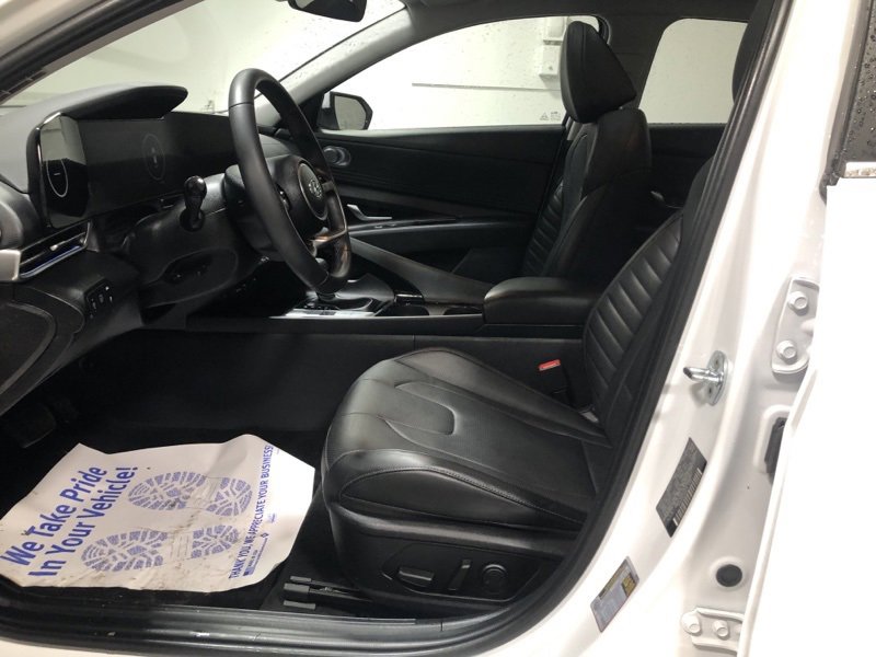 Used 2023 Hyundai Elantra Limited w/ Cargo Package image 18