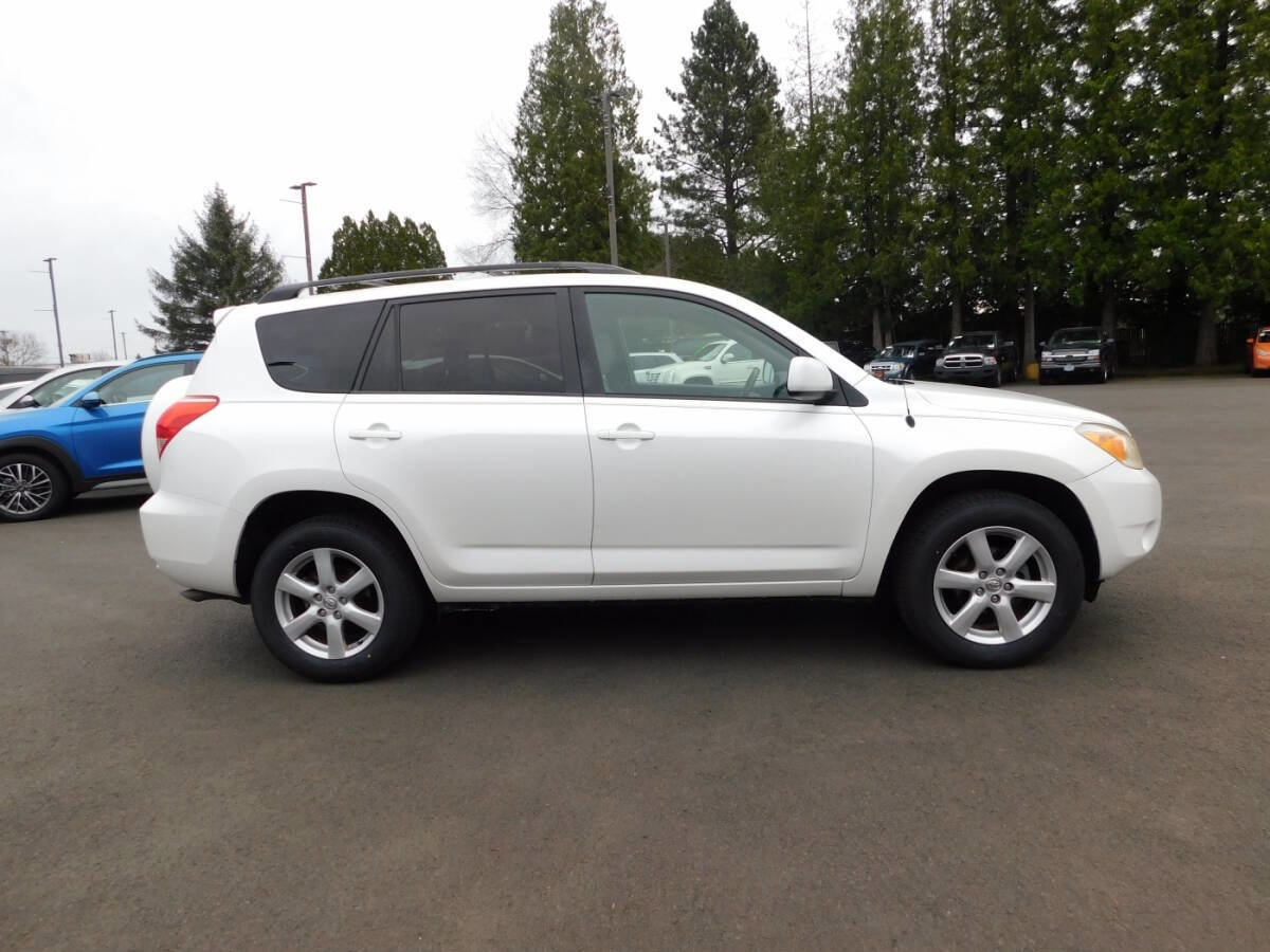 Used 2007 Toyota RAV4 Limited AWD/4WD image 18