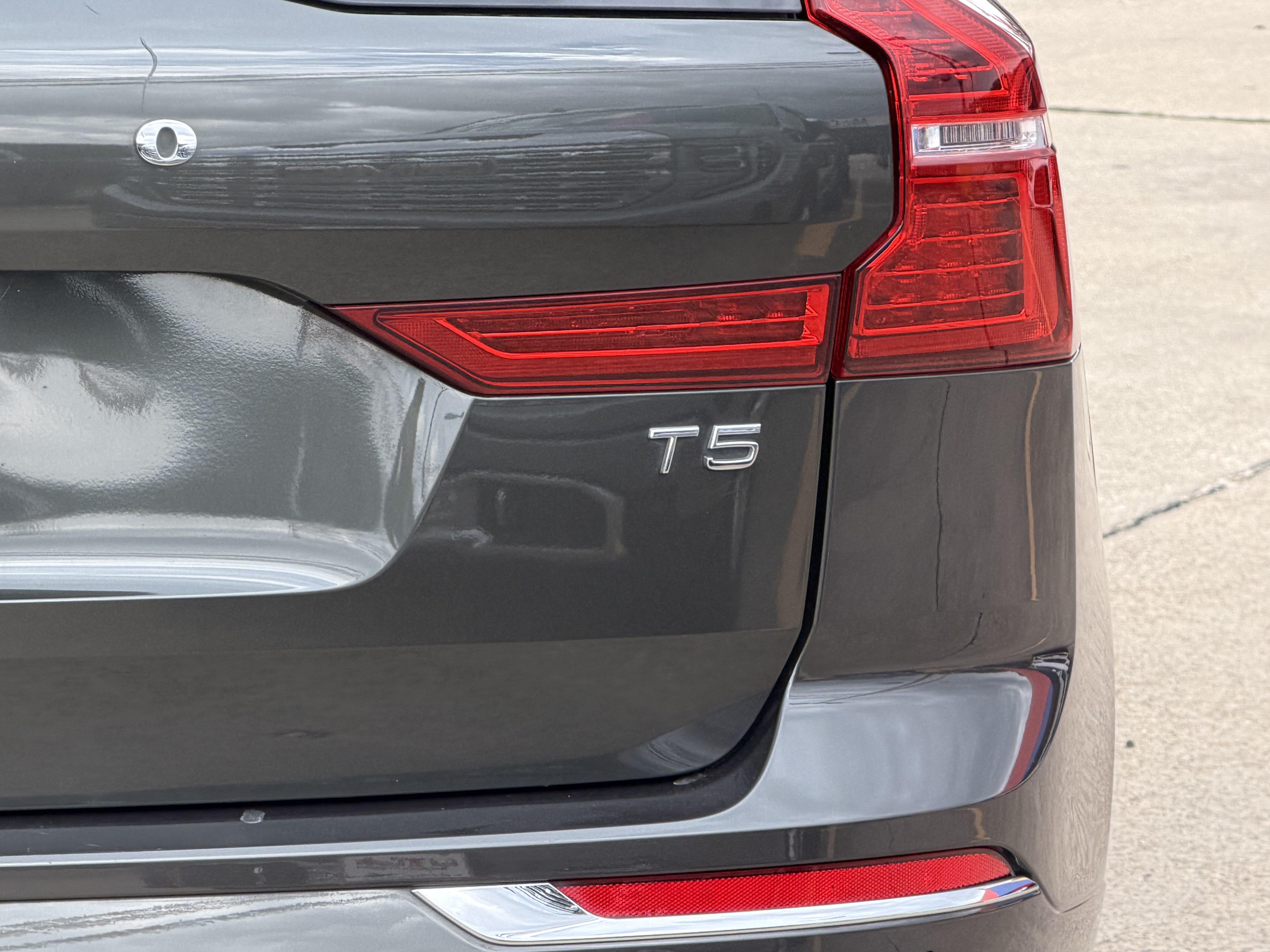 Used 2021 Volvo XC60 T5 Inscription FWD image 7