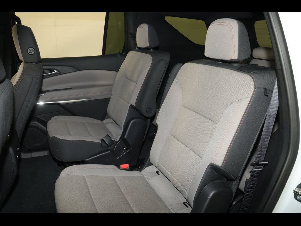 Used 2025 Chevrolet Traverse LT AWD/4WD image 31