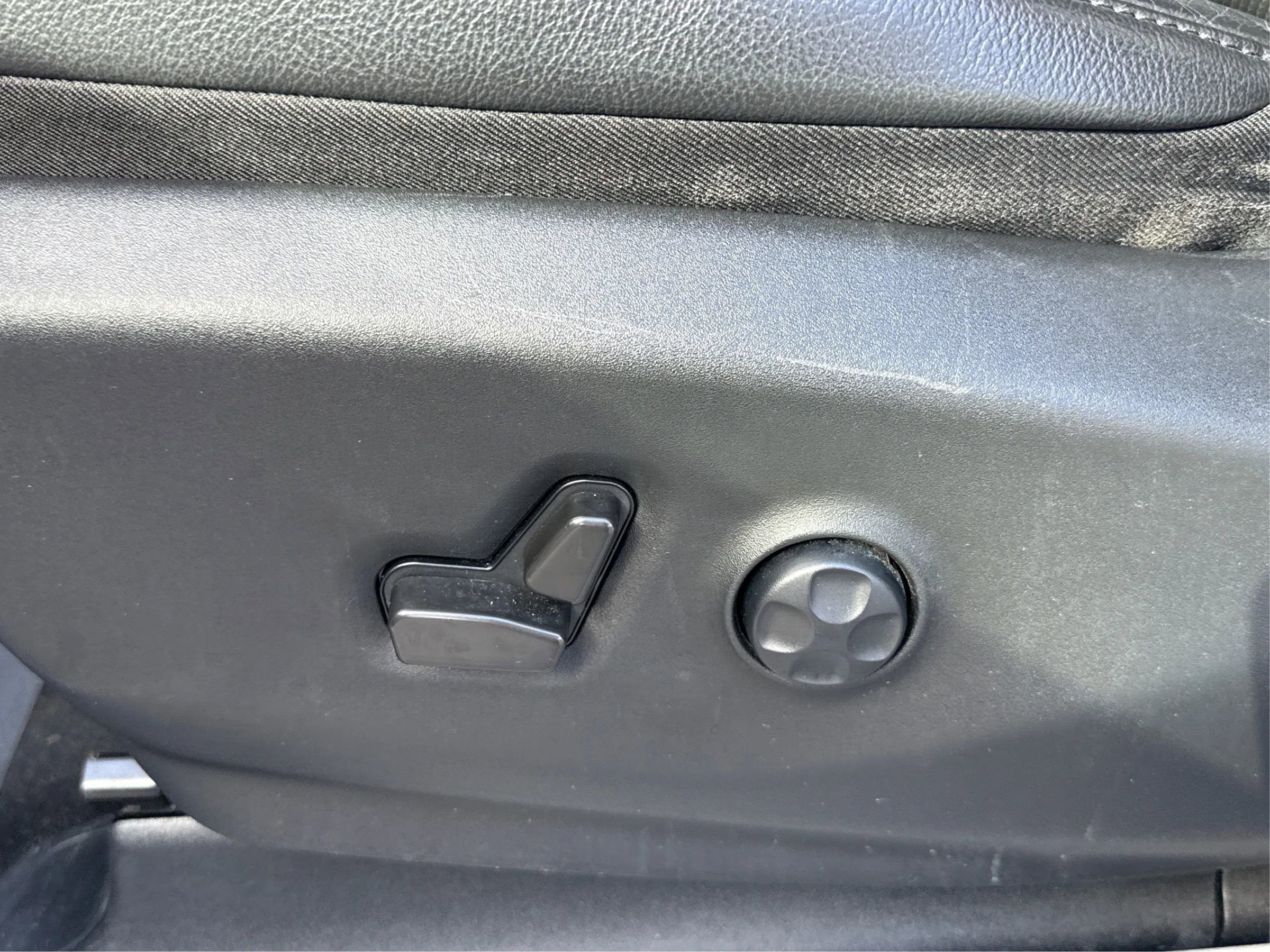 Used 2022 Chrysler Pacifica Touring-L image 38