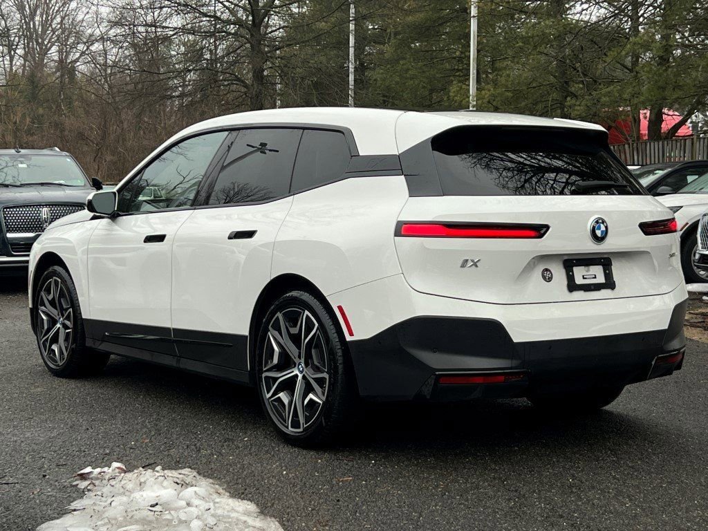 Used 2022 BMW iX xDrive50 w/ Convenience Package image 4