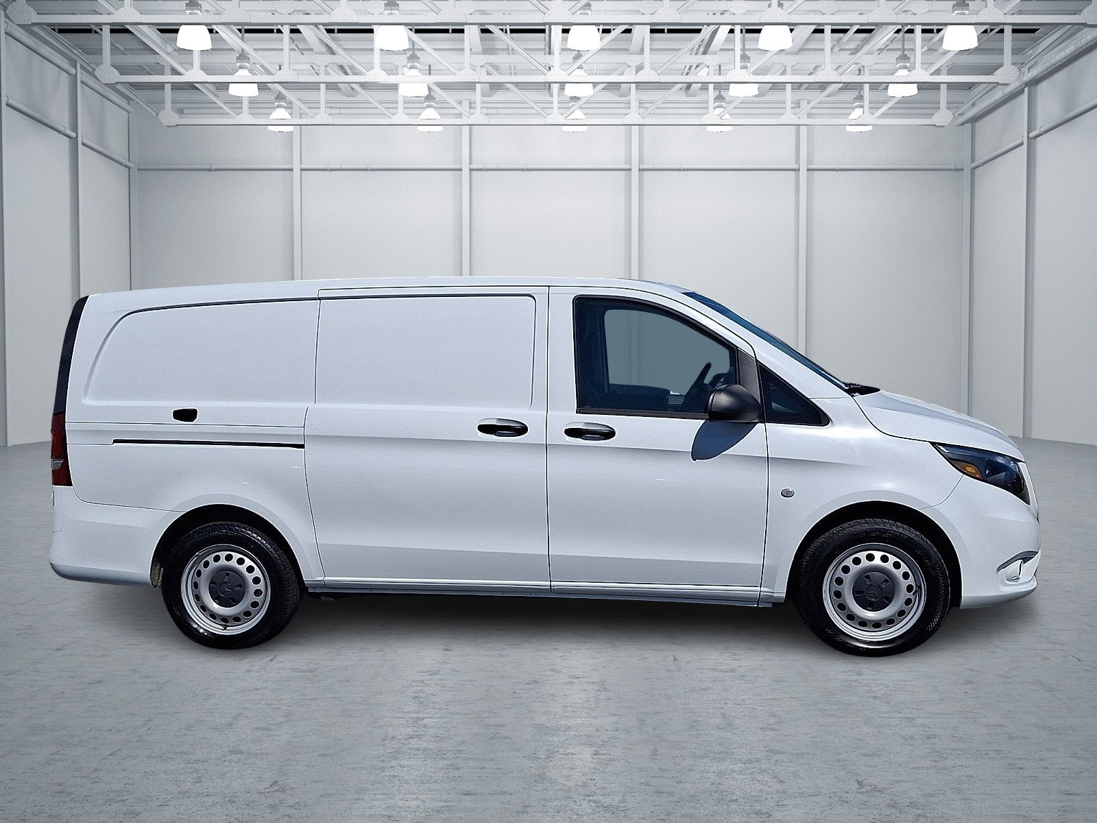 Used 2023 Mercedes-Benz Metris image 7