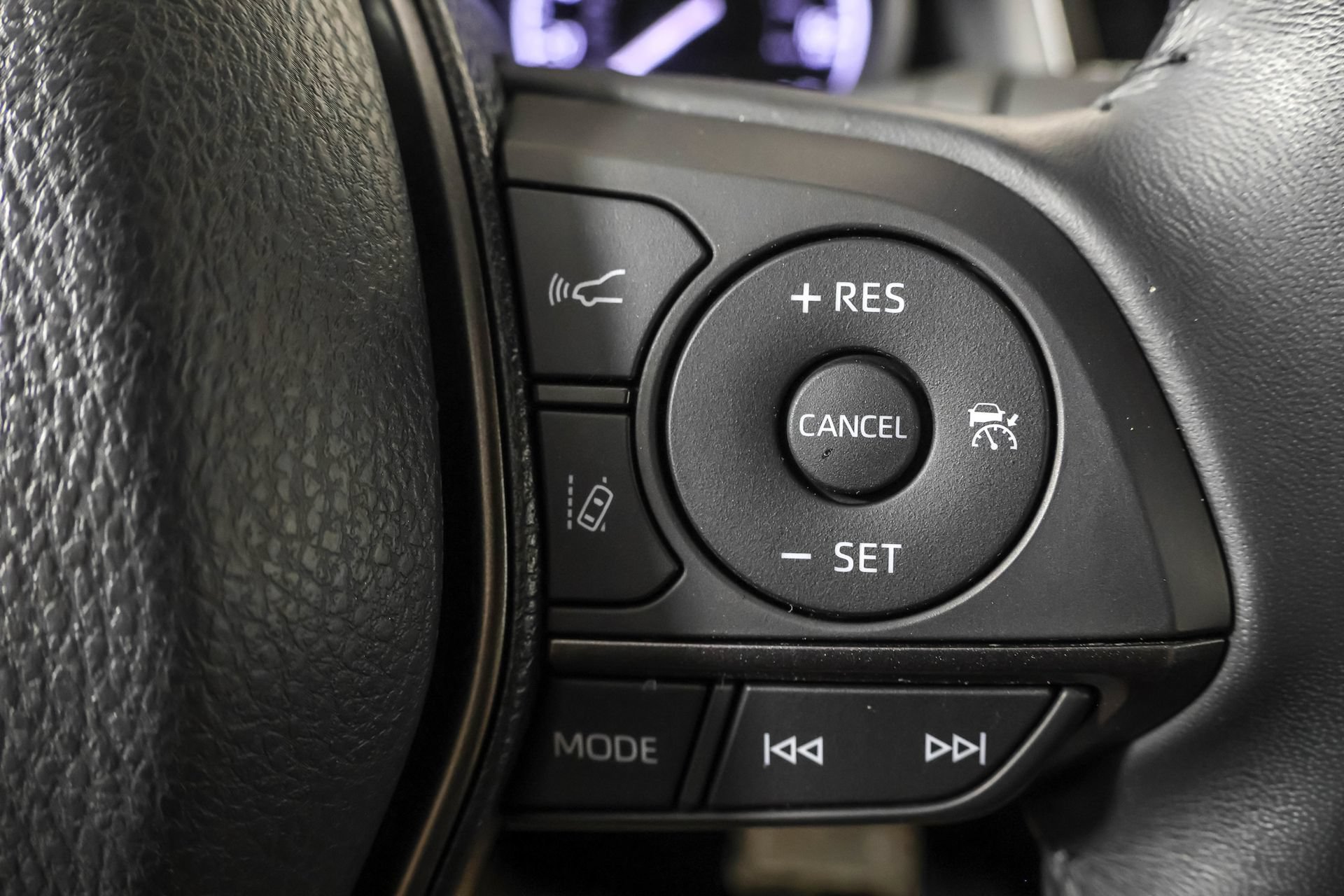 Used 2022 Toyota Camry SE FWD image 28