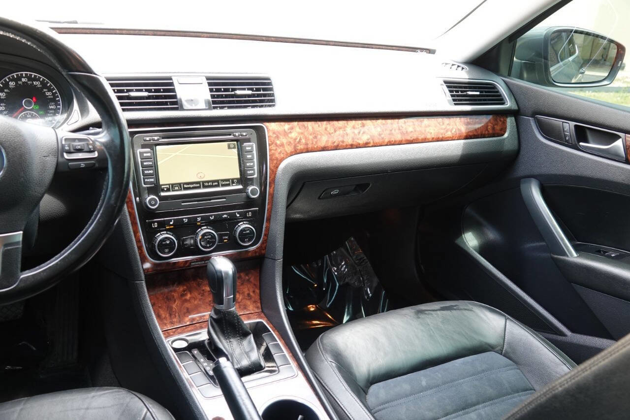 Used 2013 Volkswagen Passat TDI SEL Premium image 83