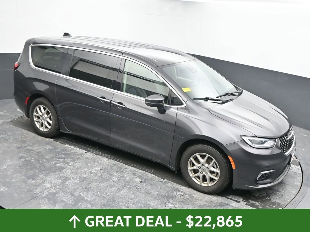 Used 2023 Chrysler Pacifica Touring-L image 60