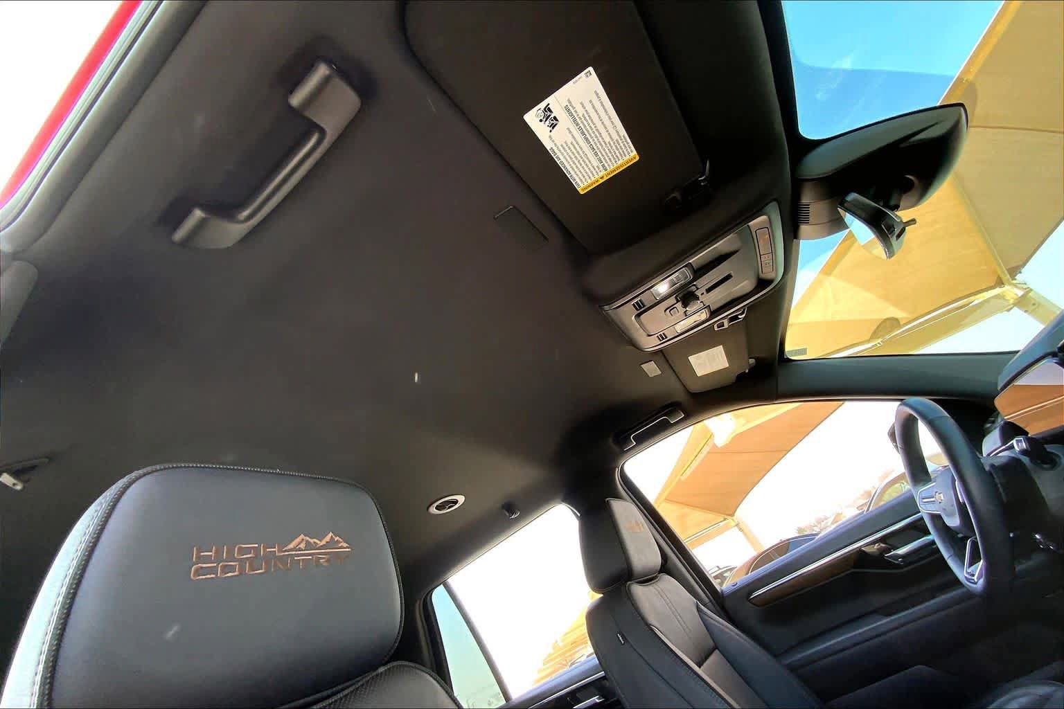 Used 2025 Chevrolet Tahoe High Country AWD/4WD image 14