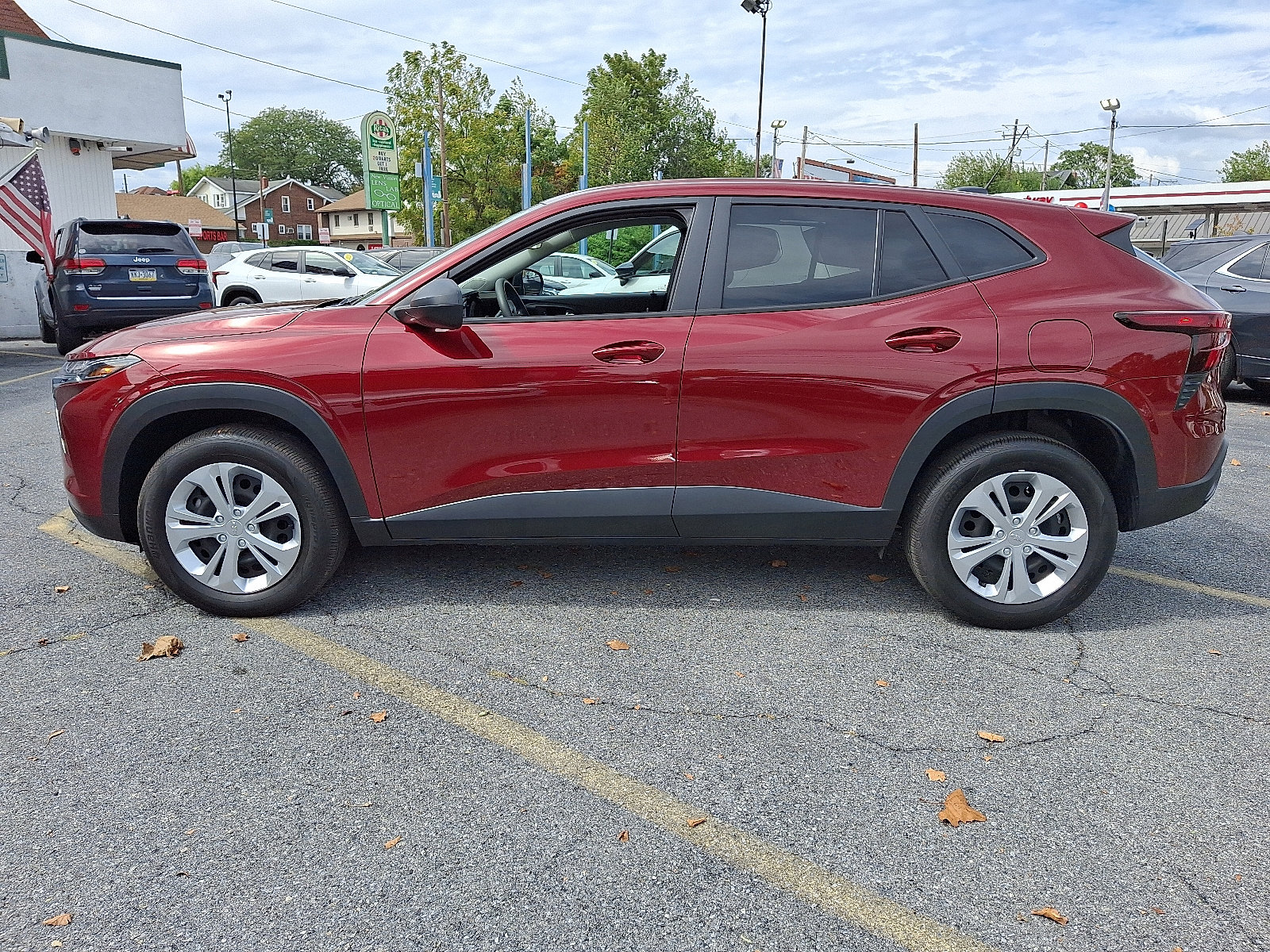 Used 2024 Chevrolet Trax LS image 2