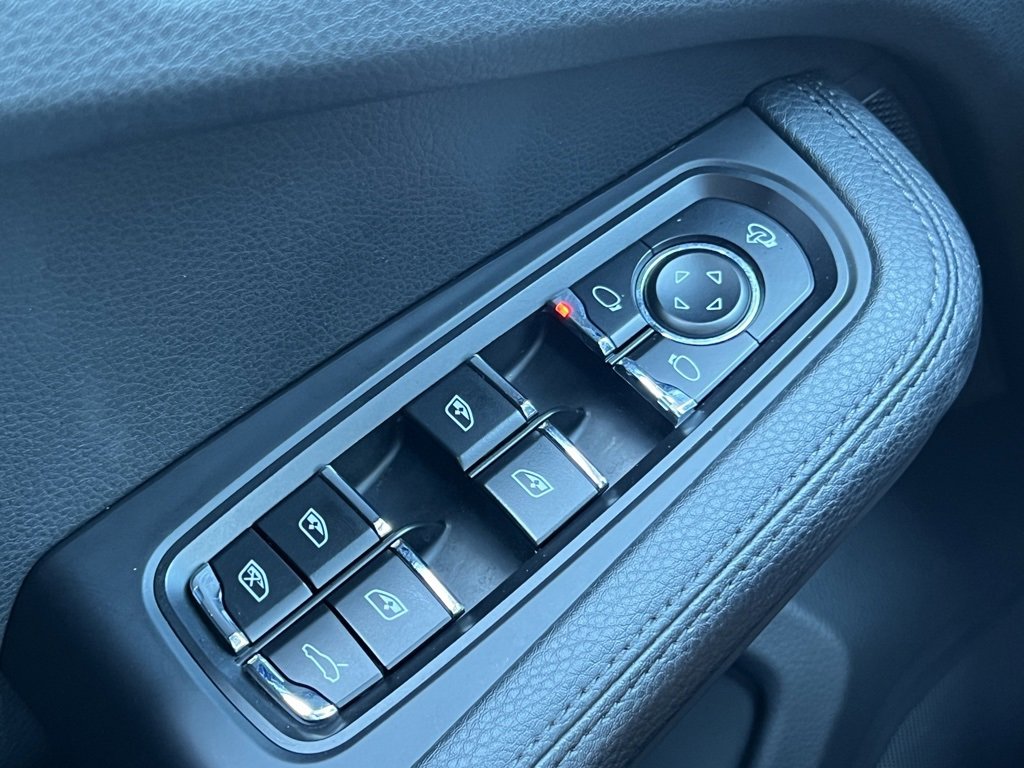 Used 2023 Porsche Macan S w/ Sport Chrono Package image 29