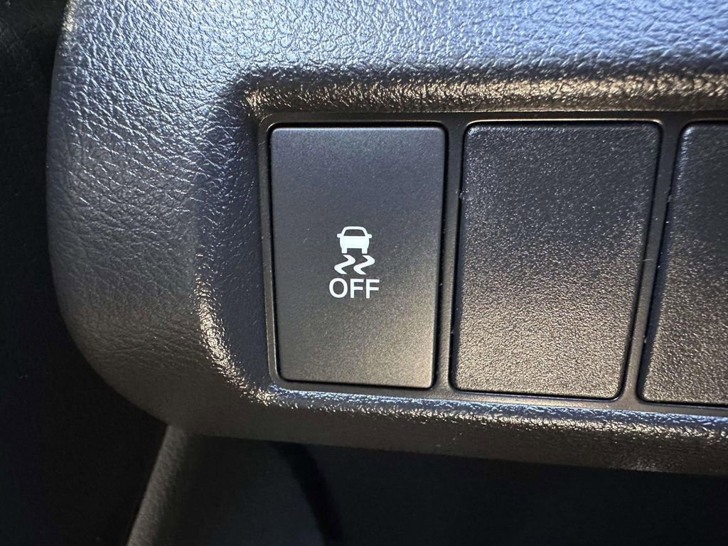 Used 2023 Honda Pilot Sport image 17