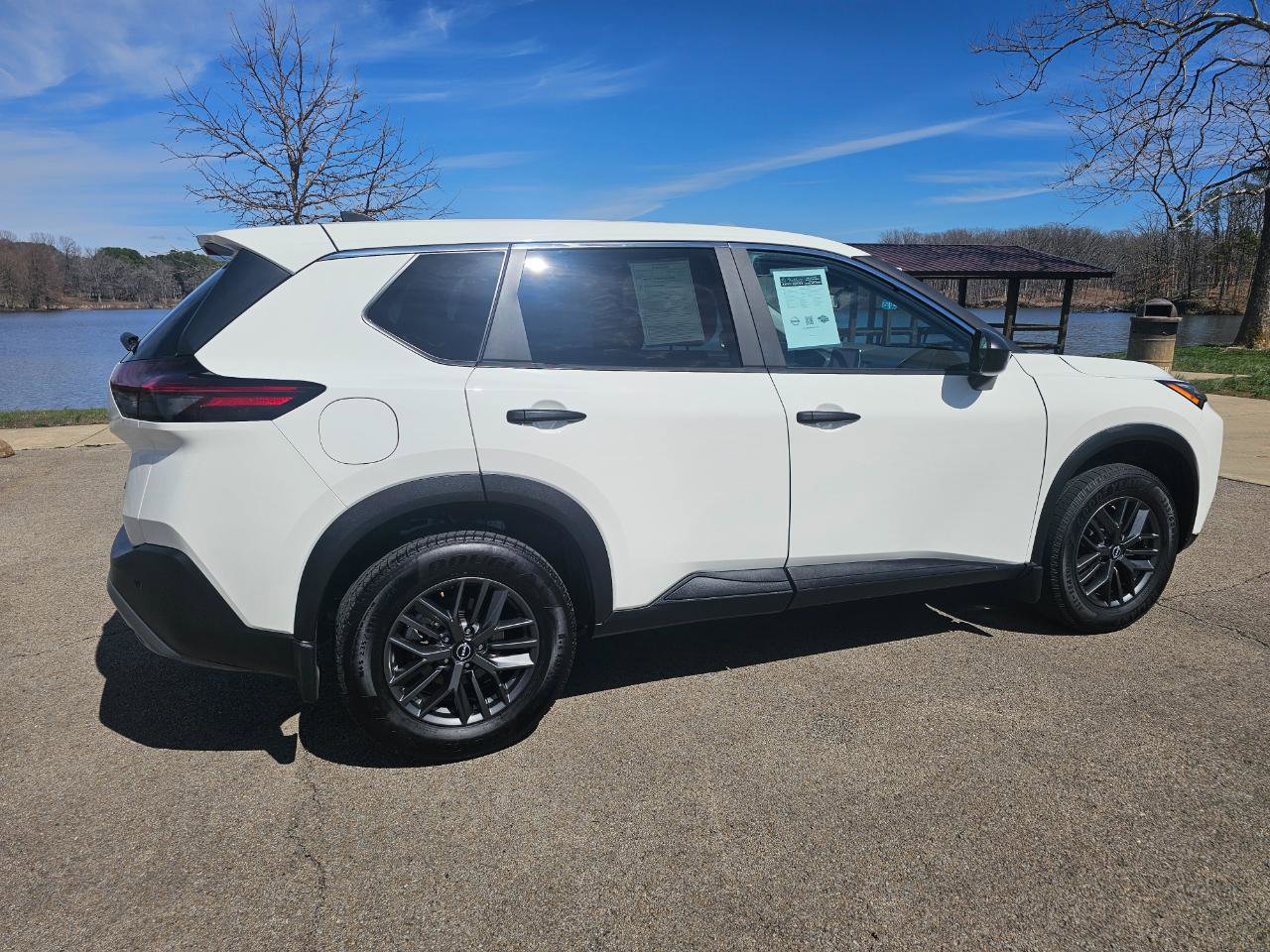 Used 2023 Nissan Rogue S image 5