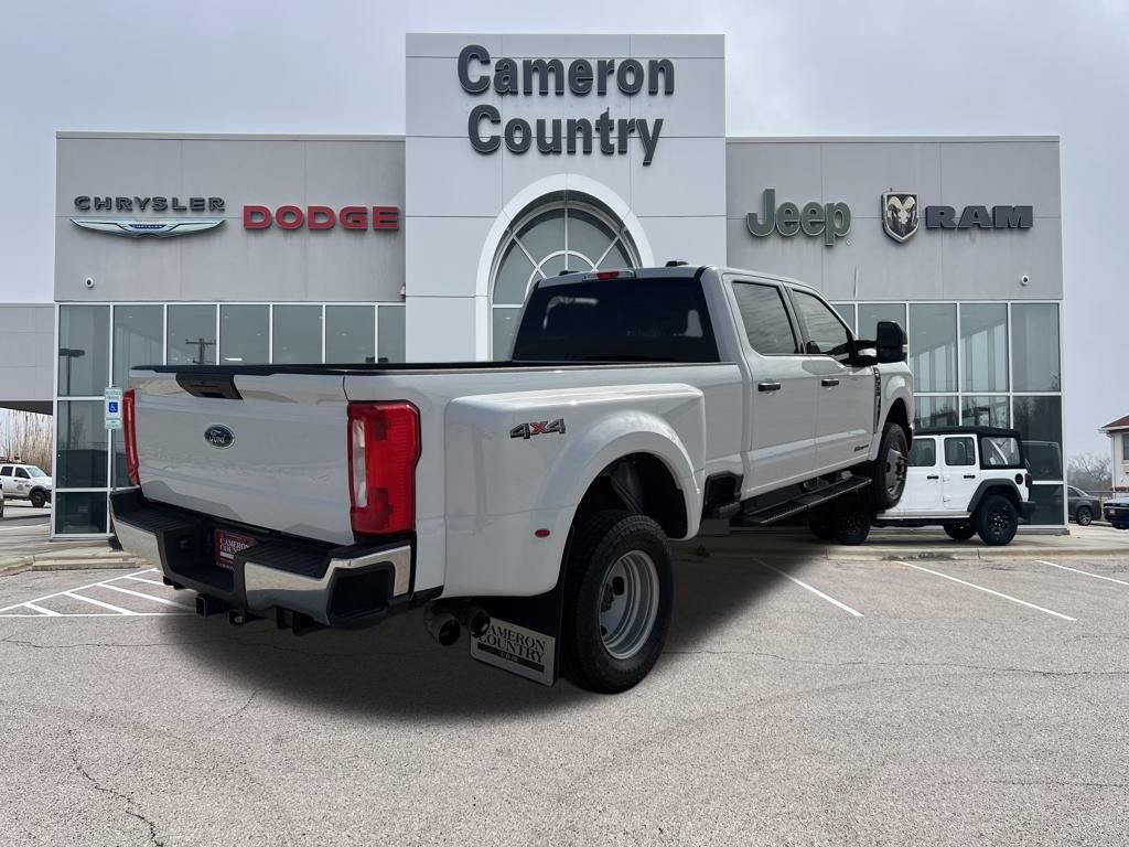 Used 2024 Ford F350 XLT image 3