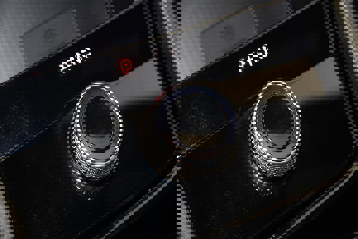 Used 2023 Jeep Grand Cherokee L Laredo image 7