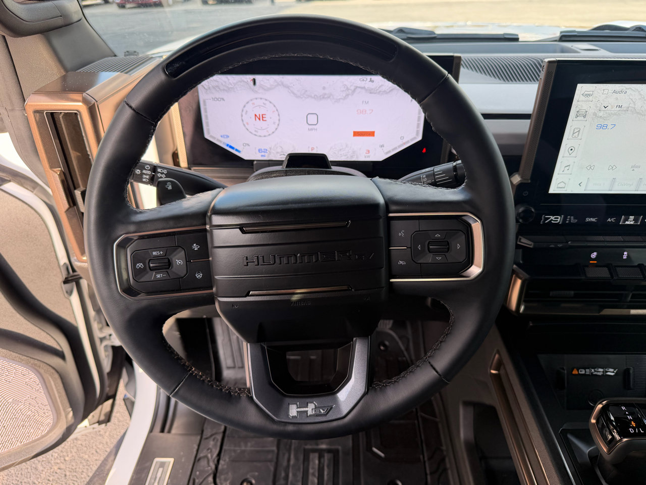 Used 2025 GMC Hummer EV 2X w/ LPO, Cargo Utility Package image 29