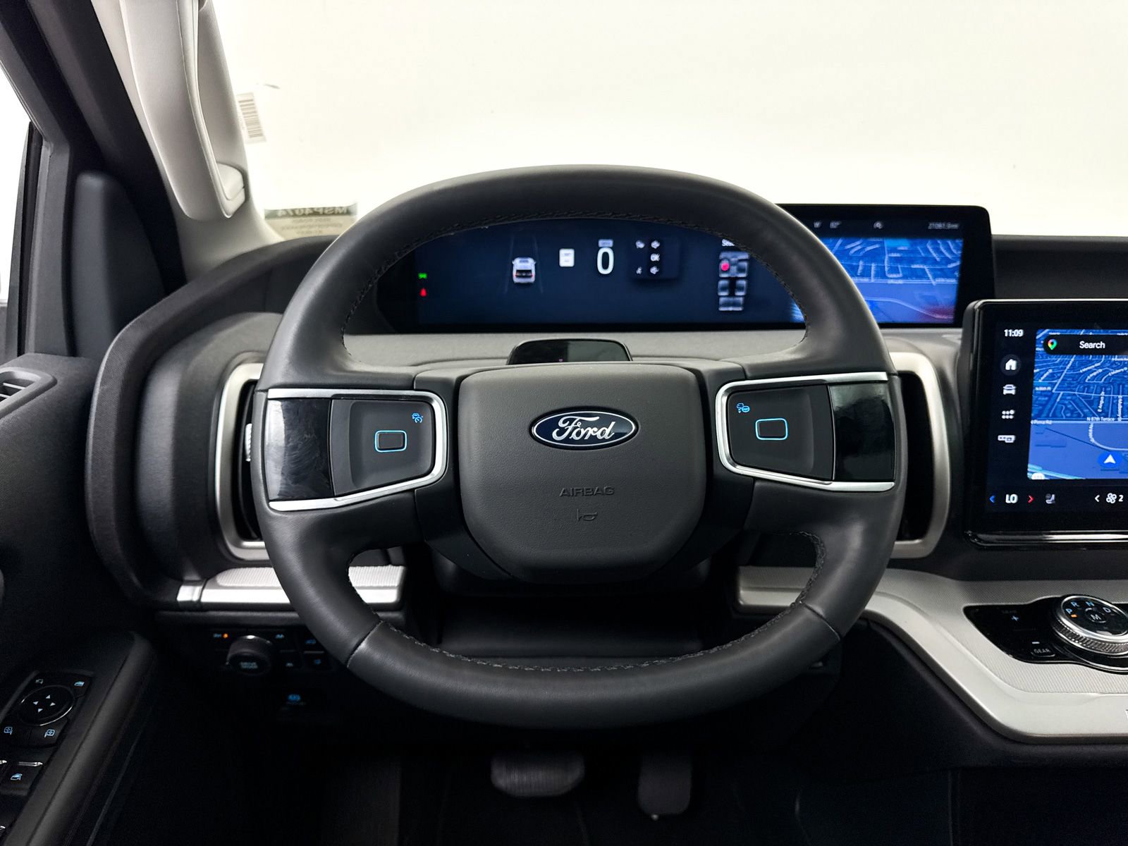 Used 2025 Ford Expedition Max Active AWD/4WD image 4