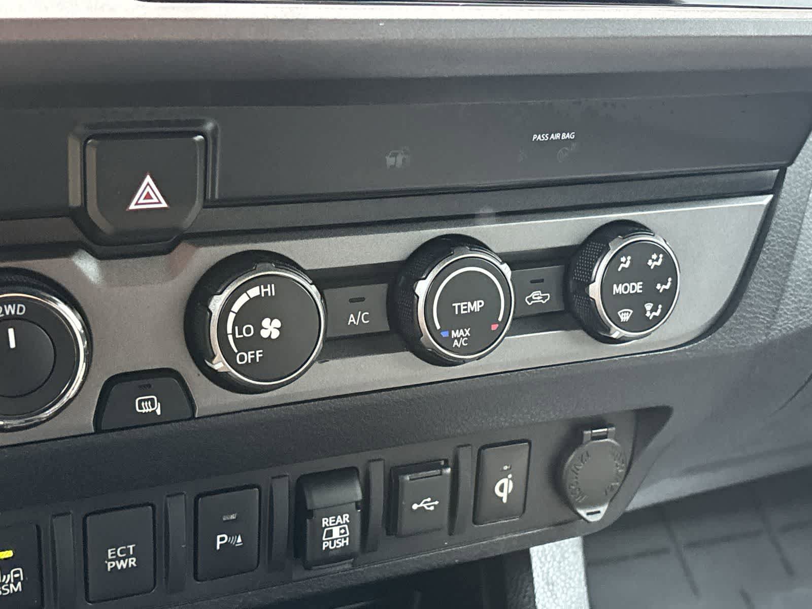 Used 2020 Toyota Tacoma TRD Off-Road w/ Technology Package image 23