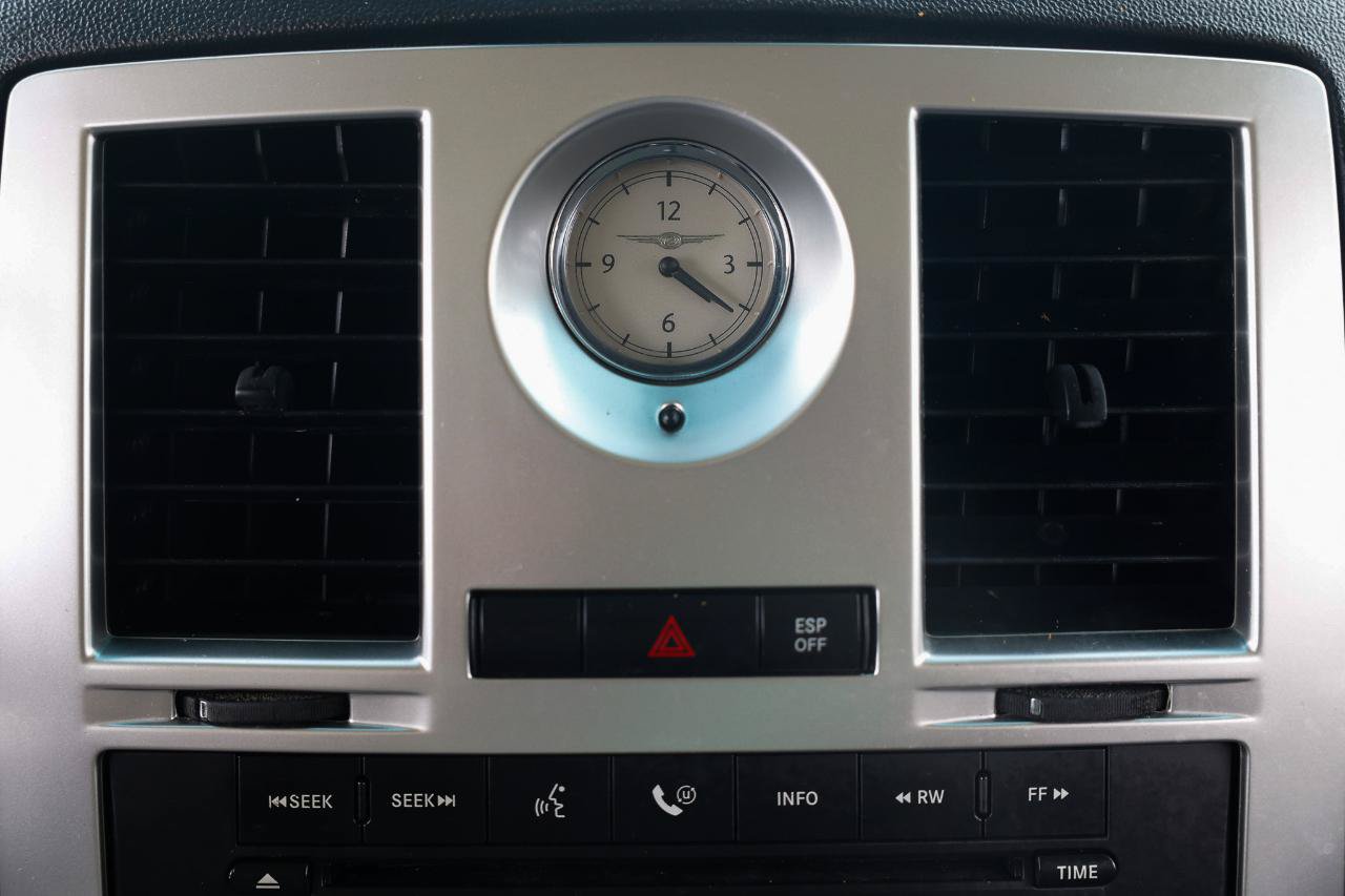 Used 2010 Chrysler 300 Touring RWD image 30