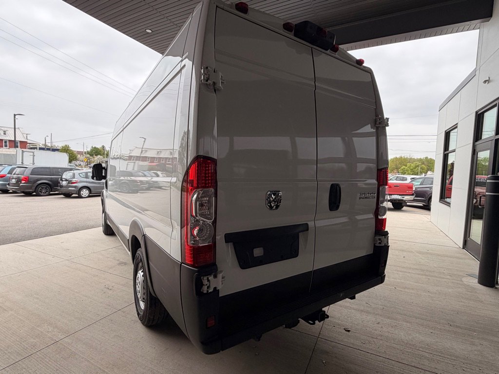 Used 2024 RAM ProMaster 3500 w/ Premium Convenience Group FWD image 5