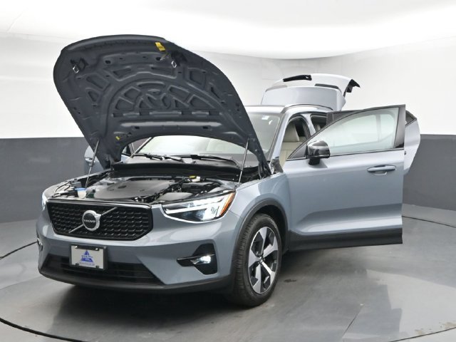 Used 2023 Volvo XC40 B5 Plus w/ Protection Package Premier AWD/4WD image 52