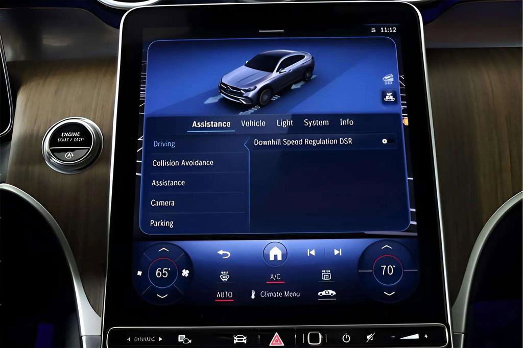 Used 2024 Mercedes-Benz GLC 300 4MATIC image 36