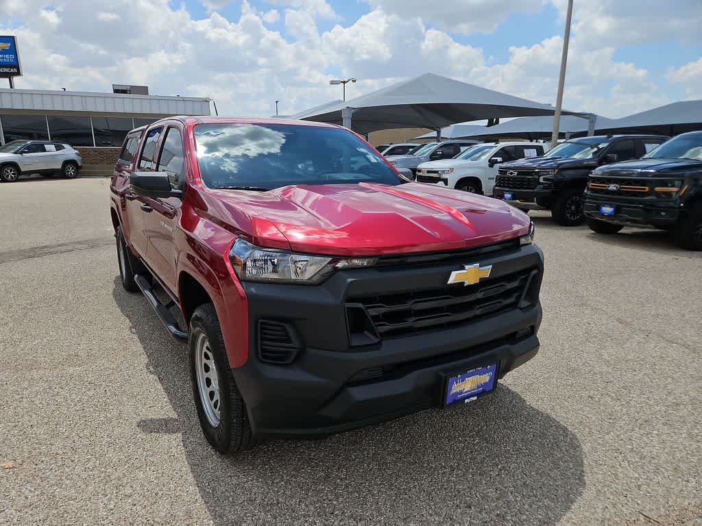 Used 2024 Chevrolet Colorado W/T AWD/4WD image 2