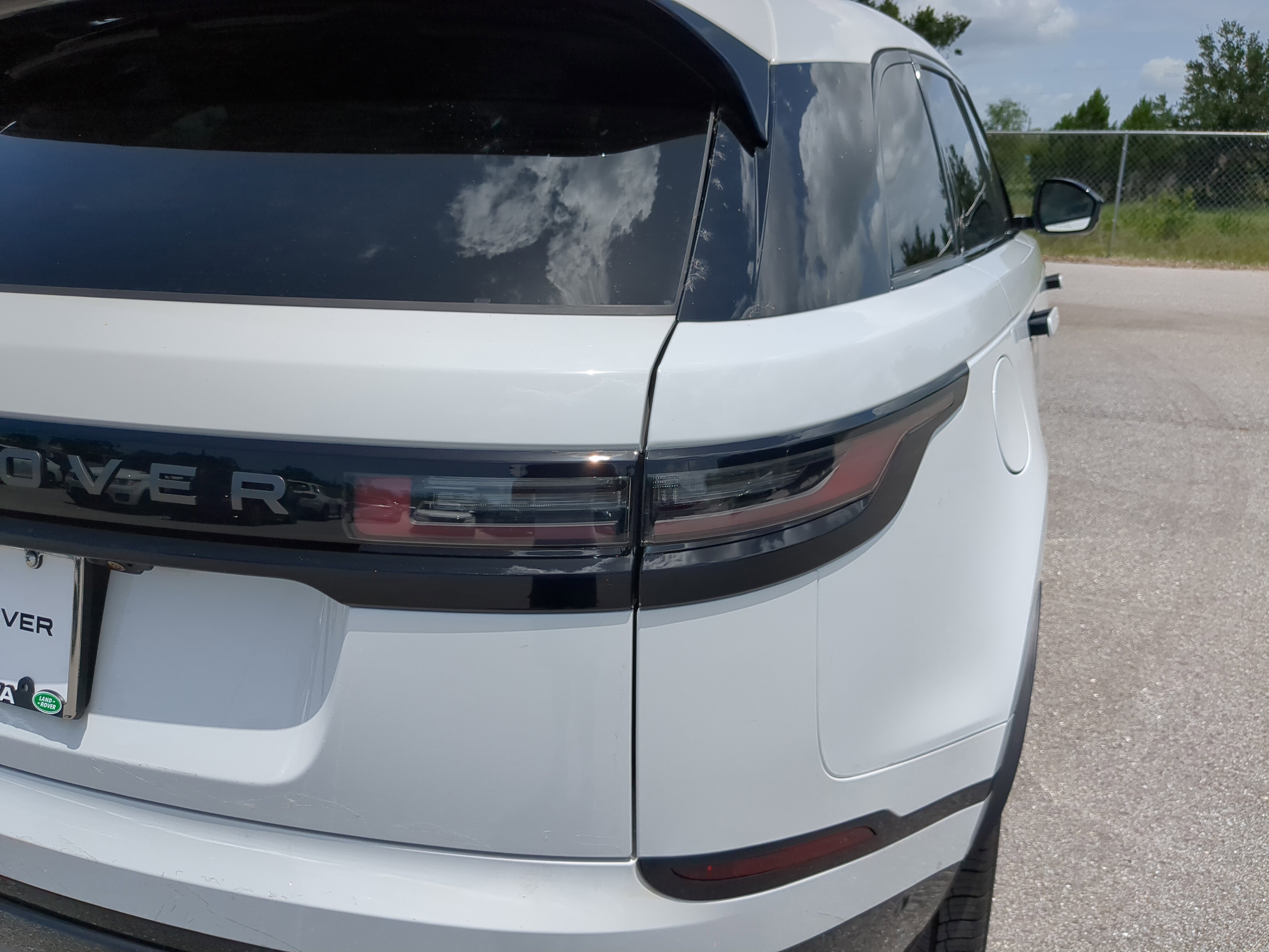 New 2026 Land Rover Range Rover Velar Dynamic SE image 10