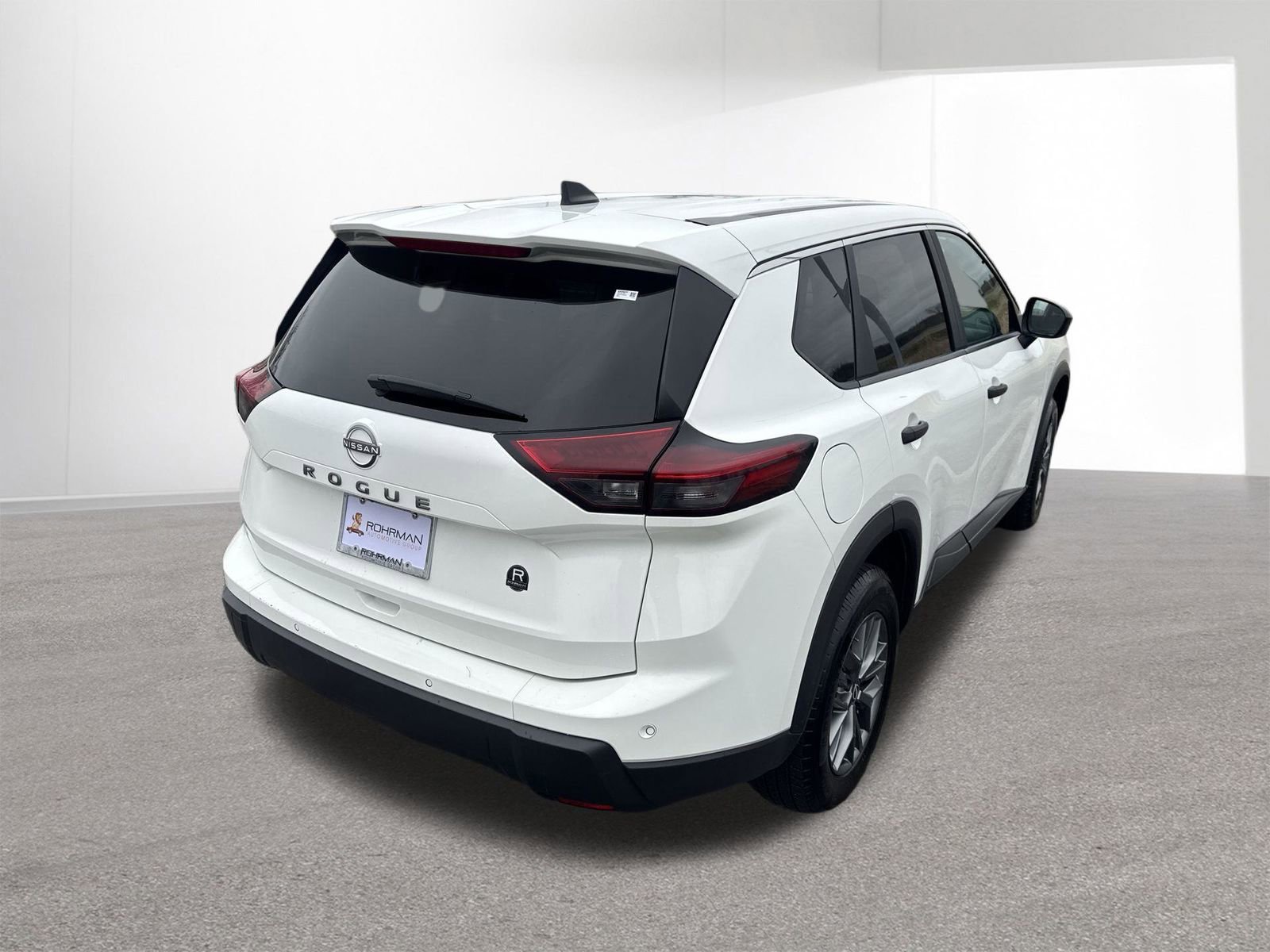 Used 2024 Nissan Rogue S image 31