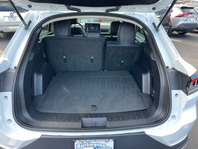 Used 2023 VinFast VF 8 Eco image 7