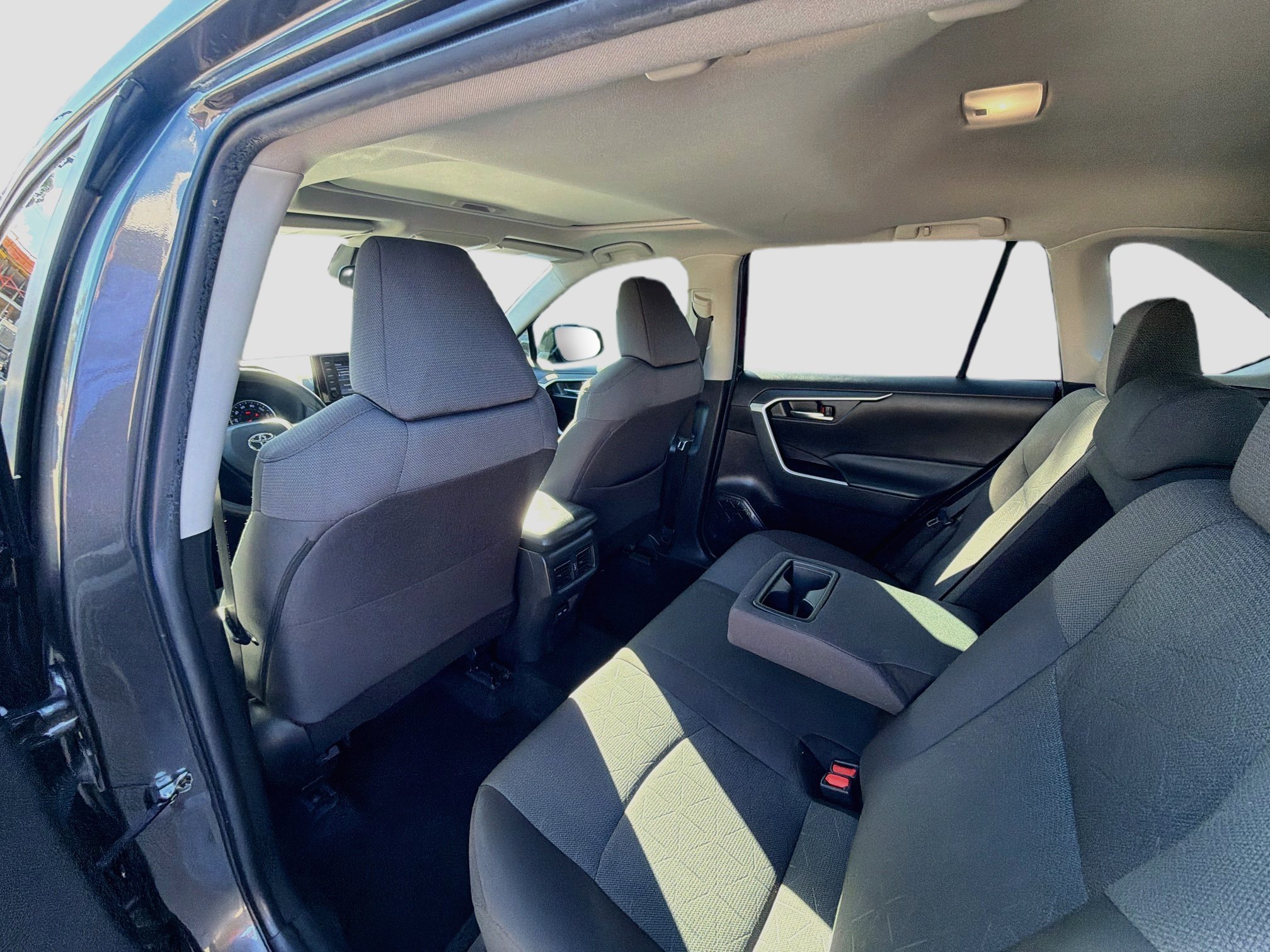 Used 2022 Toyota RAV4 XLE w/ Convenience Package FWD image 19