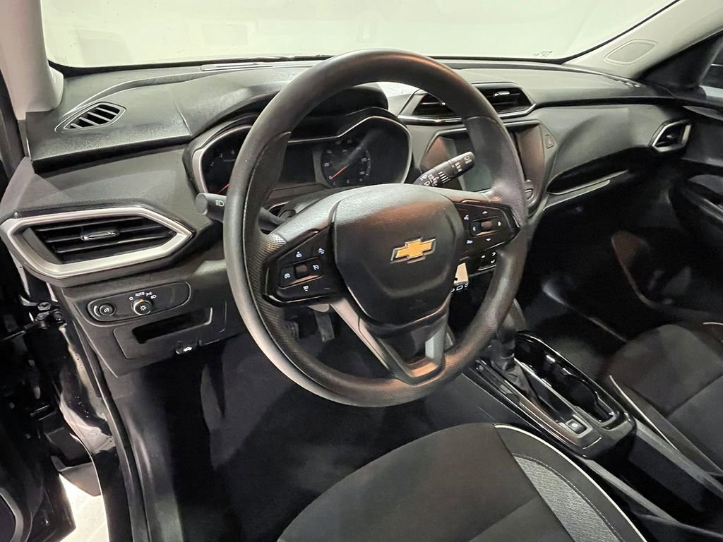 Used 2023 Chevrolet TrailBlazer LS FWD image 19