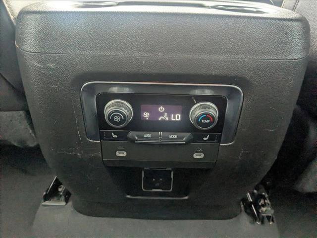 Used 2023 Chevrolet Suburban Premier image 19