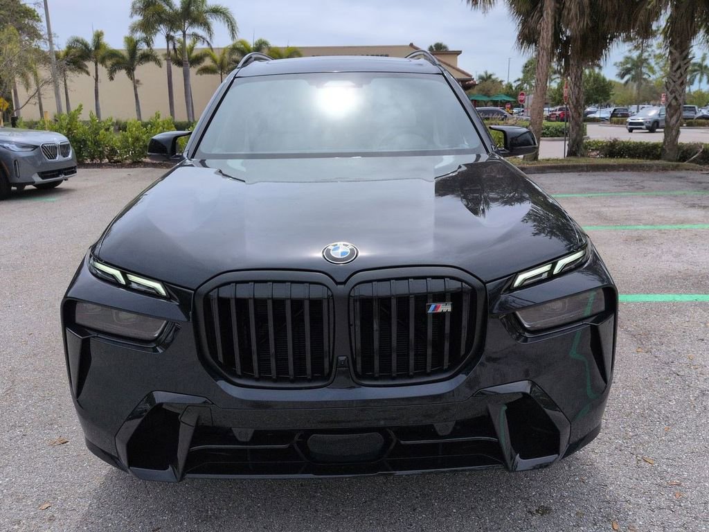 New 2026 BMW X7 M60i image 9