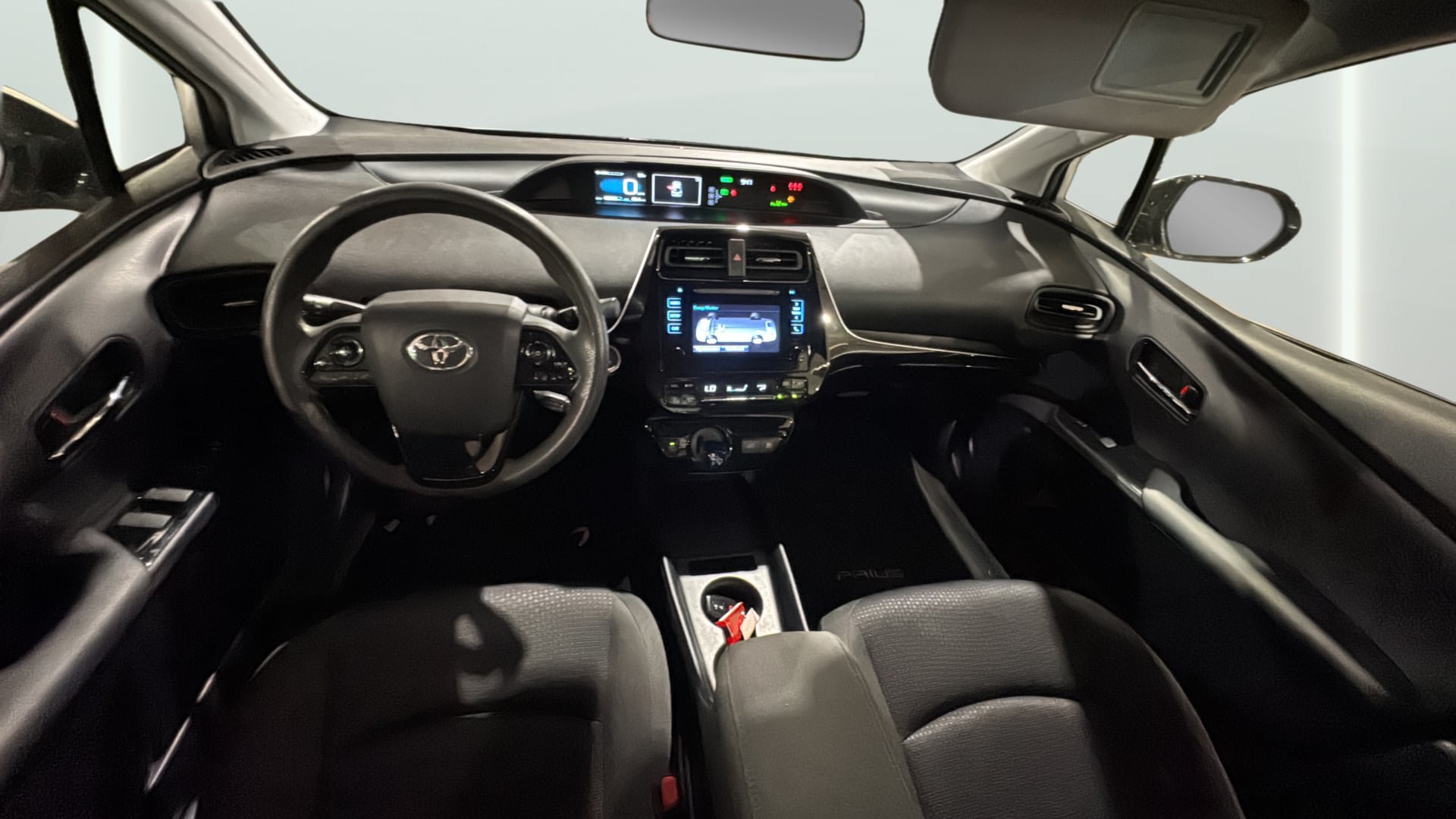 Used 2019 Toyota Prius LE w/ Preferred Accessory Package FWD image 31