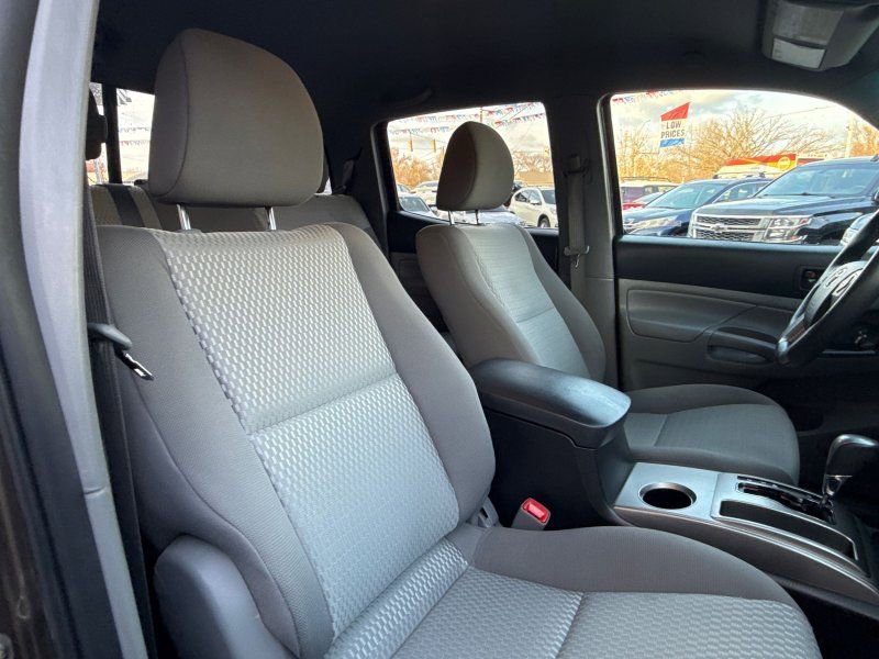 Used 2014 Toyota Tacoma 4x4 Double Cab image 18