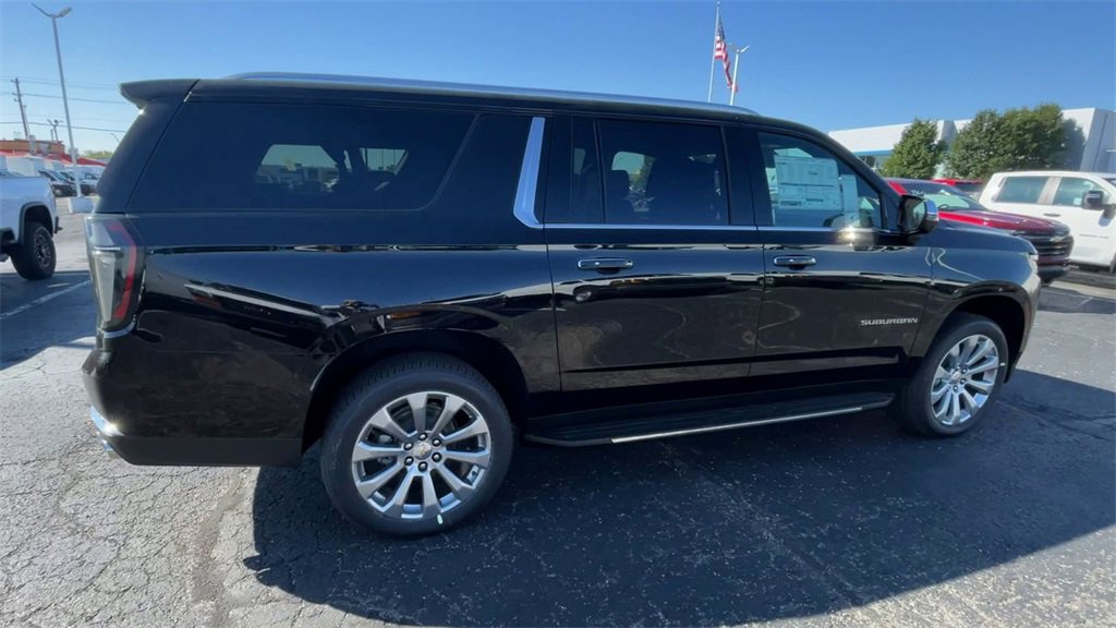 New 2025 Chevrolet Suburban Premier image 2