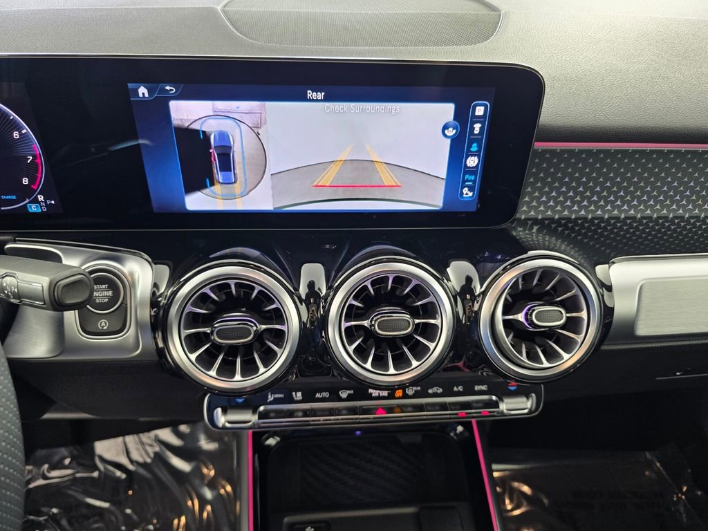 Certified 2025 Mercedes-Benz GLB 35 AMG 4MATIC image 22