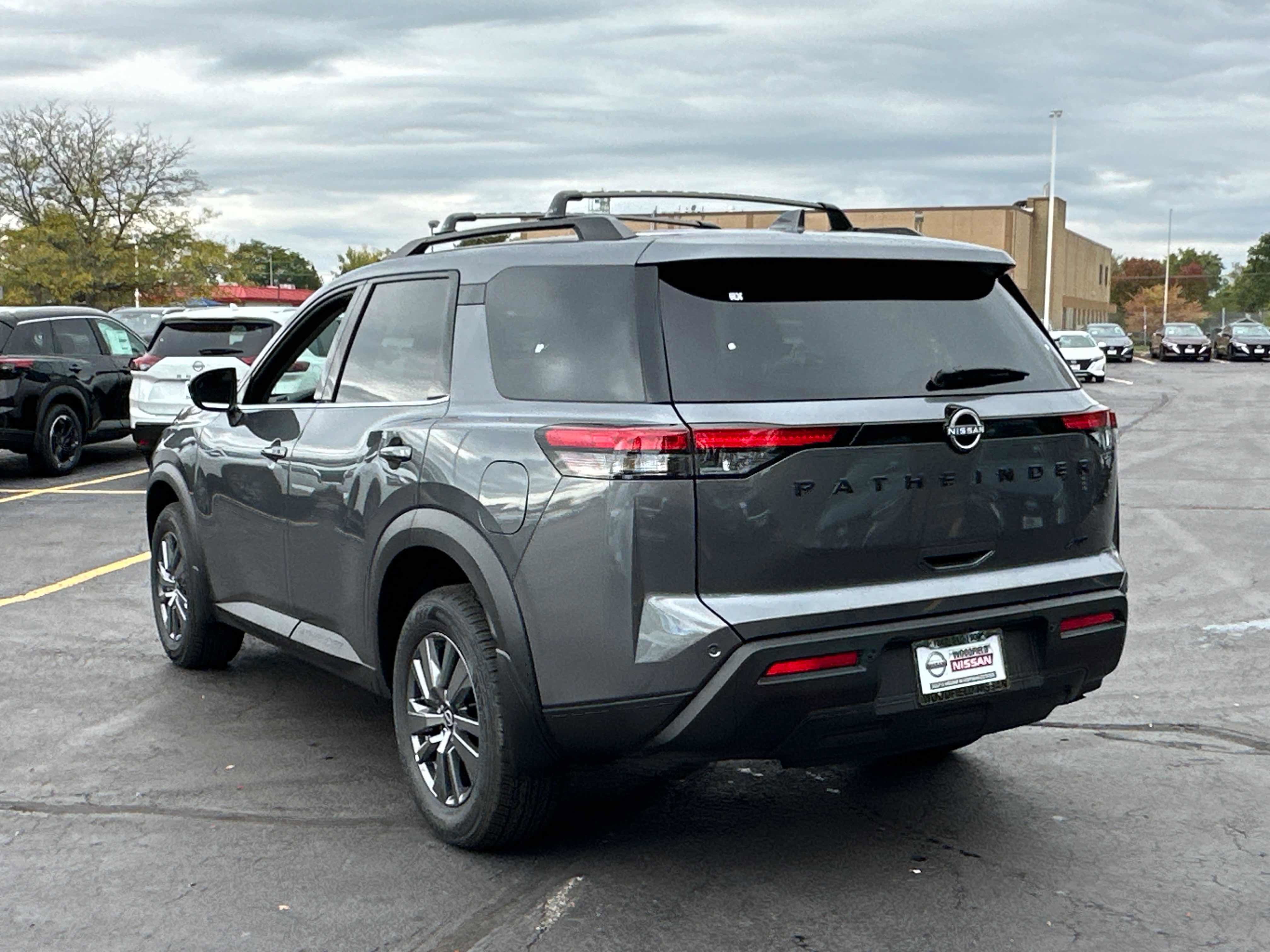 New 2025 Nissan Pathfinder SV w/ Black Appearance Package image 6