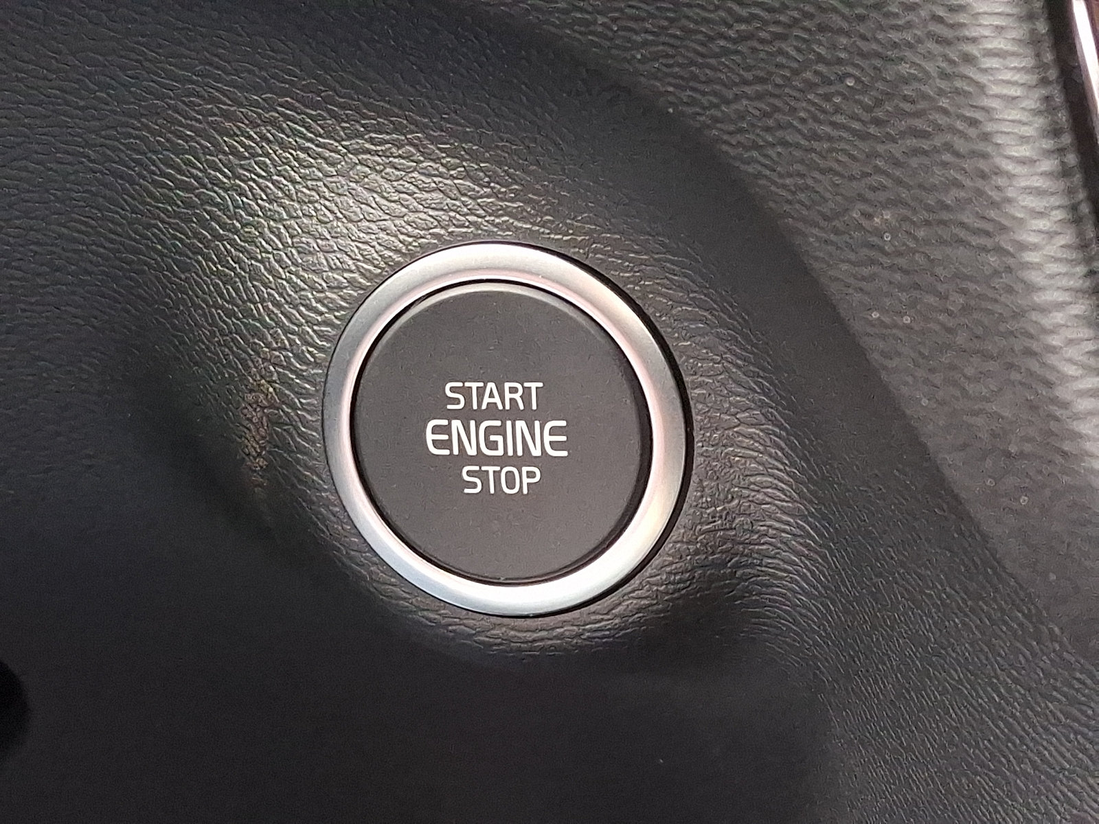 New 2026 Volvo XC40 B5 Ultra w/ Protection Package Premier AWD/4WD image 11