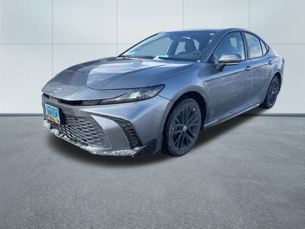 Used 2025 Toyota Camry SE image 3