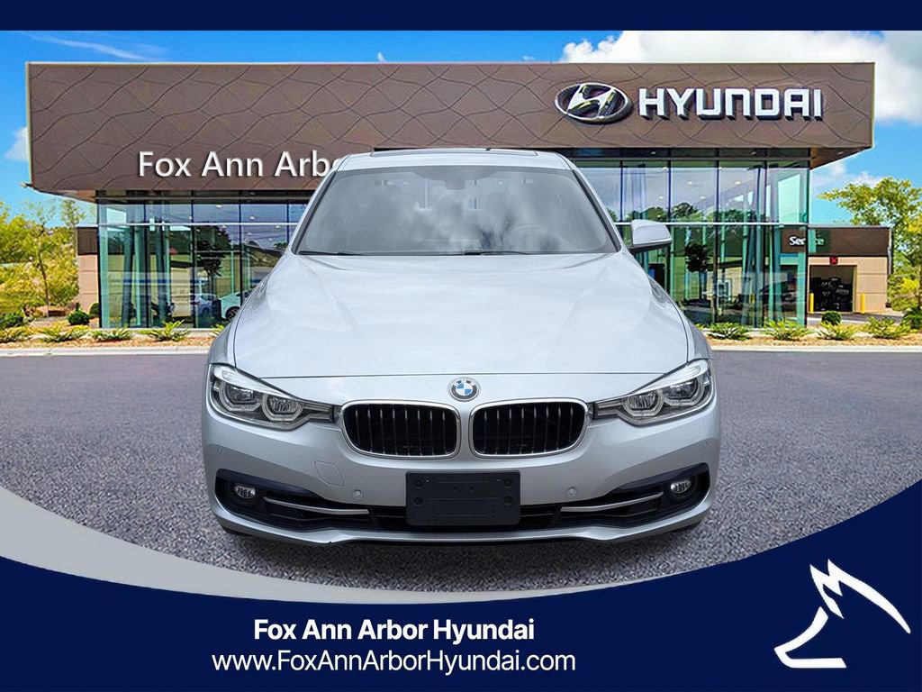 Used 2018 BMW 330i xDrive Sedan w/ Premium Package AWD/4WD image 8