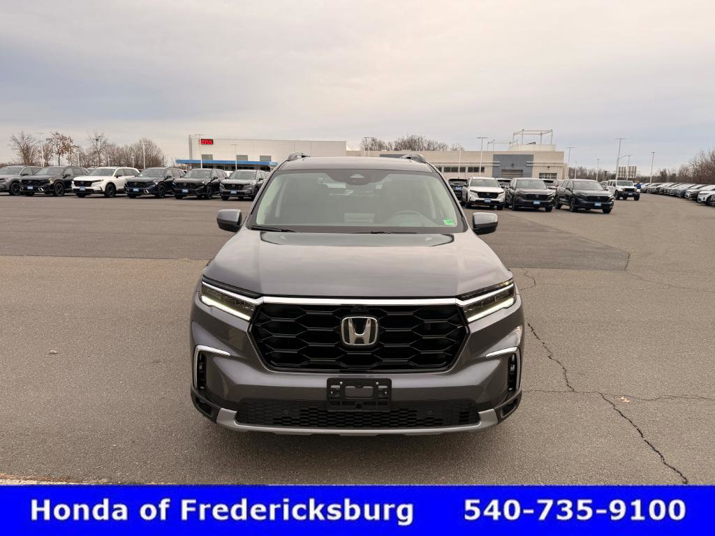 Certified 2025 Honda Pilot Elite image 9