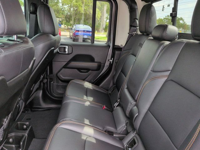 Used 2025 Jeep Gladiator Sport AWD/4WD image 14
