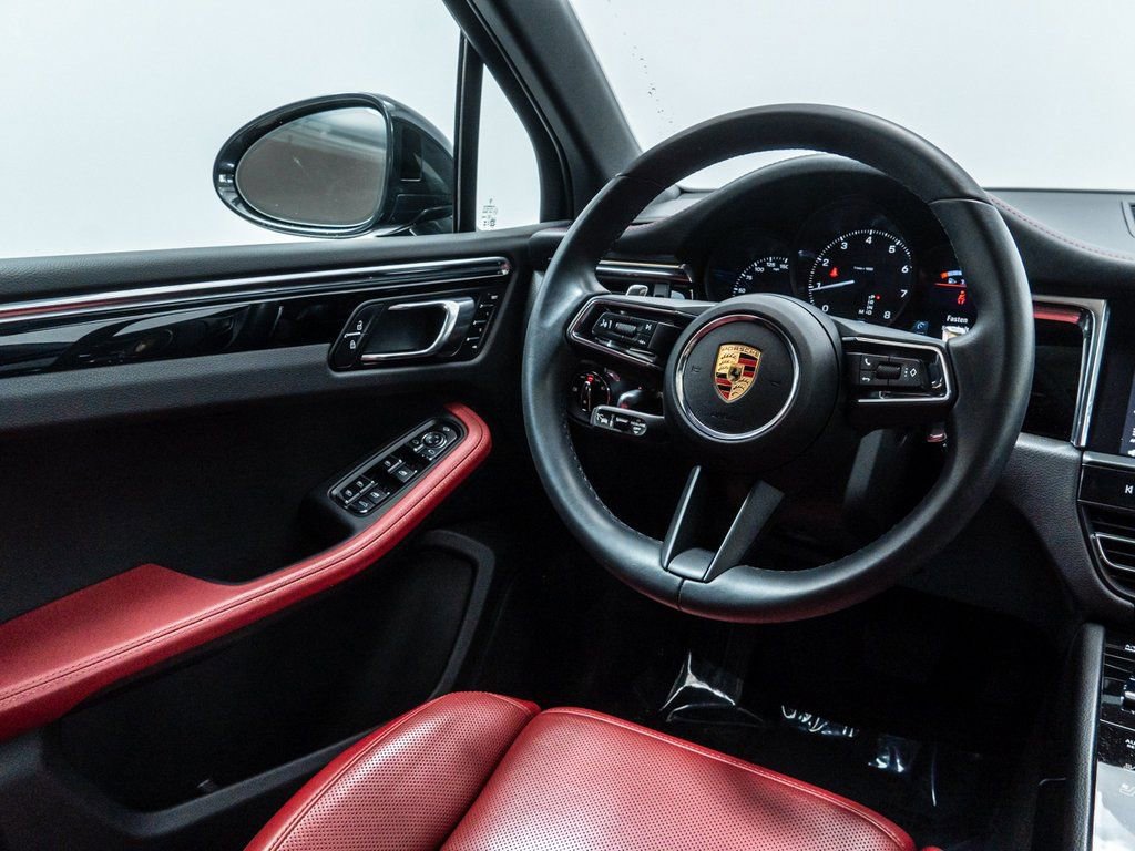 Used 2025 Porsche Macan image 22