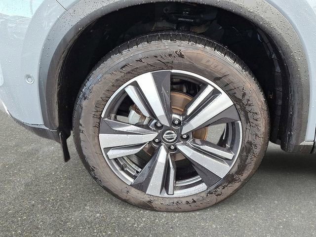 Used 2021 Nissan Rogue Platinum image 9