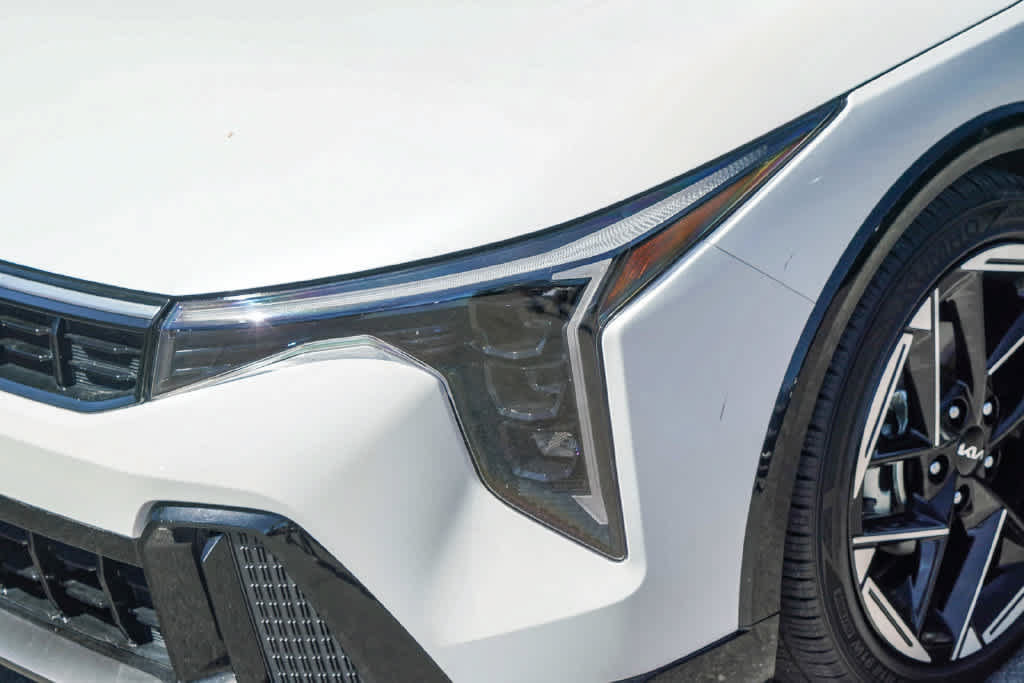 Certified 2025 Kia K4 GT-Line w/ GT-Line Premium Package FWD image 8