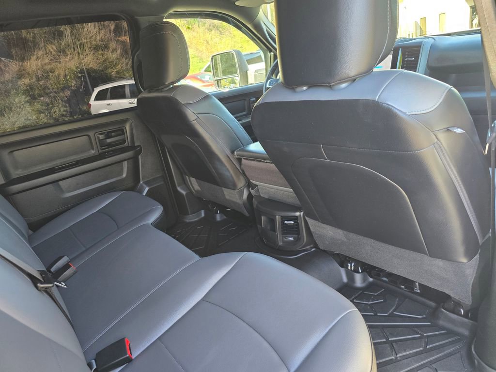 Used 2025 RAM 3500 Tradesman w/ Chrome Appearance Group image 27